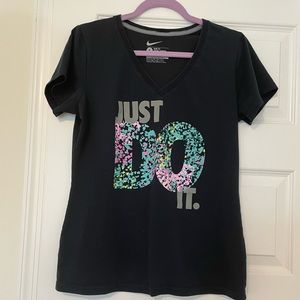 Nike “JustDoIt” slim Fit size Large T Shirt W/multicolors on the word “DO IT”